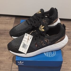 Adidas Black and Gold Leopard Print Shoes Size 8.5